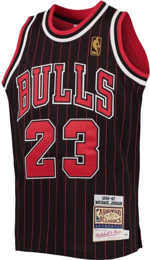 Youth Chicago Bulls Michael Jordan Mitchell & Ness Black/Red 1996-97  Hardwood Classics Authentic Jersey