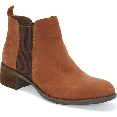 Me Too Shane Chelsea Boot, Beige