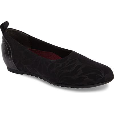 Munro Iriana Flat, Black