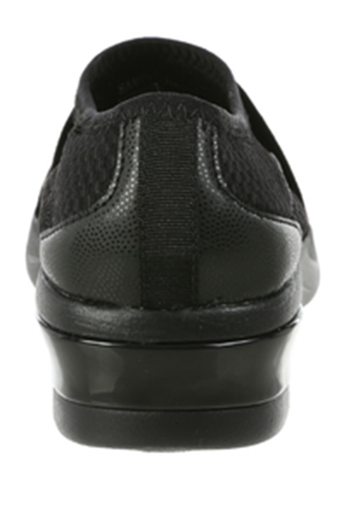 bzees open toe sneakers