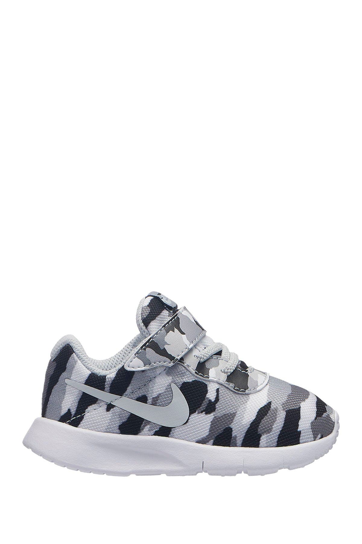 nike tanjun camo print