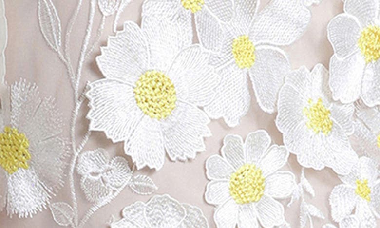 Avec Les Filles Women's Floral-embroidered Mini Dress In Daisy