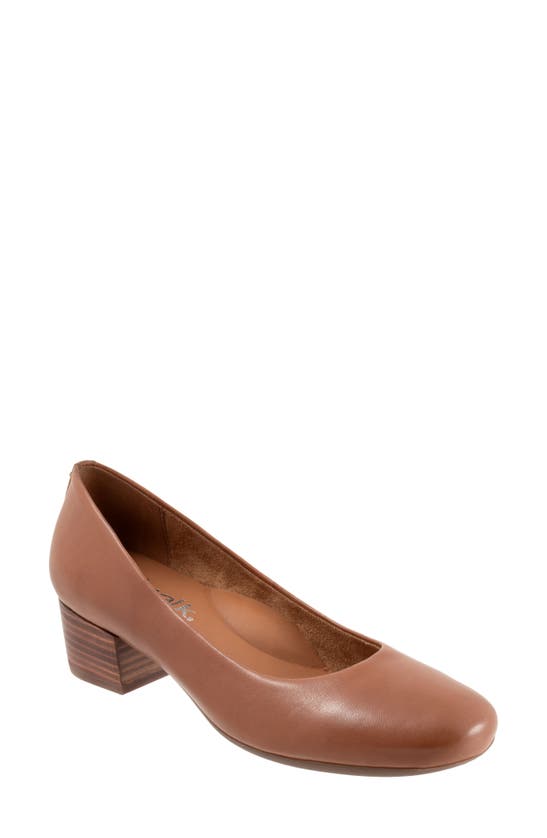 Softwalk Lynn Pump In Brown