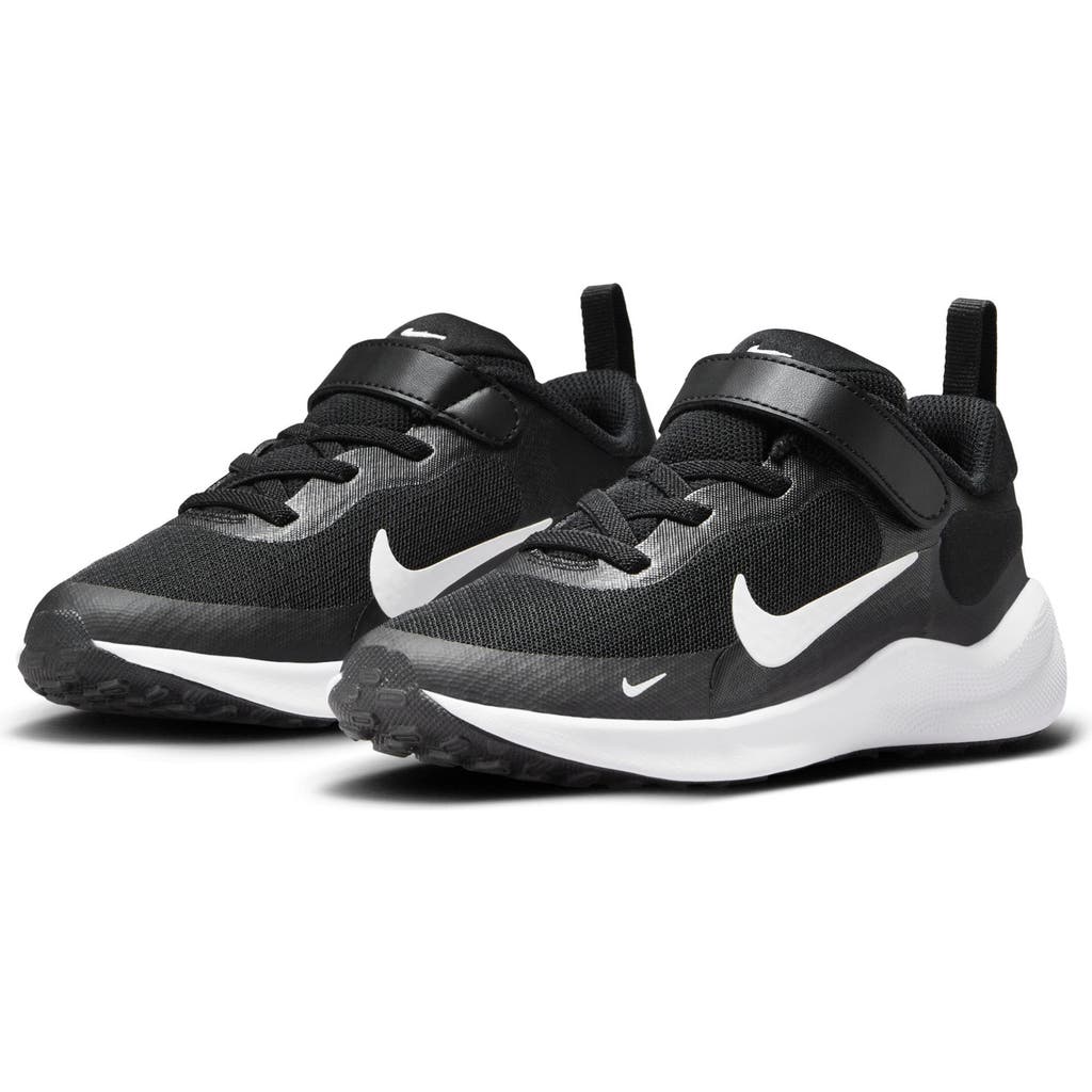 Nike Revolution 7 Sneaker In Black/white/white
