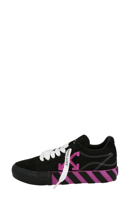 Shop Off-white Low Vulcanized Low Top Sneaker In Black