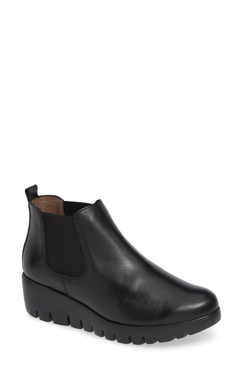 Slip-On Chelsea Boot in Black Smooth Leather