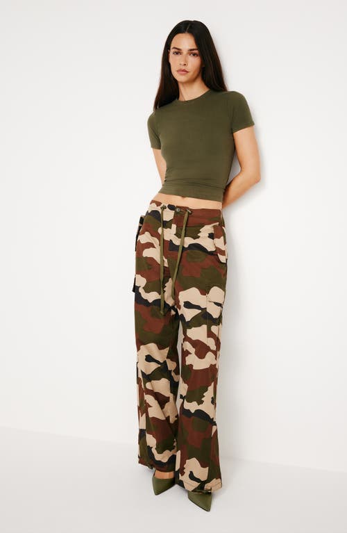 Shop Good American Parachute Cargo Joggers In Fatigue Green Camo01