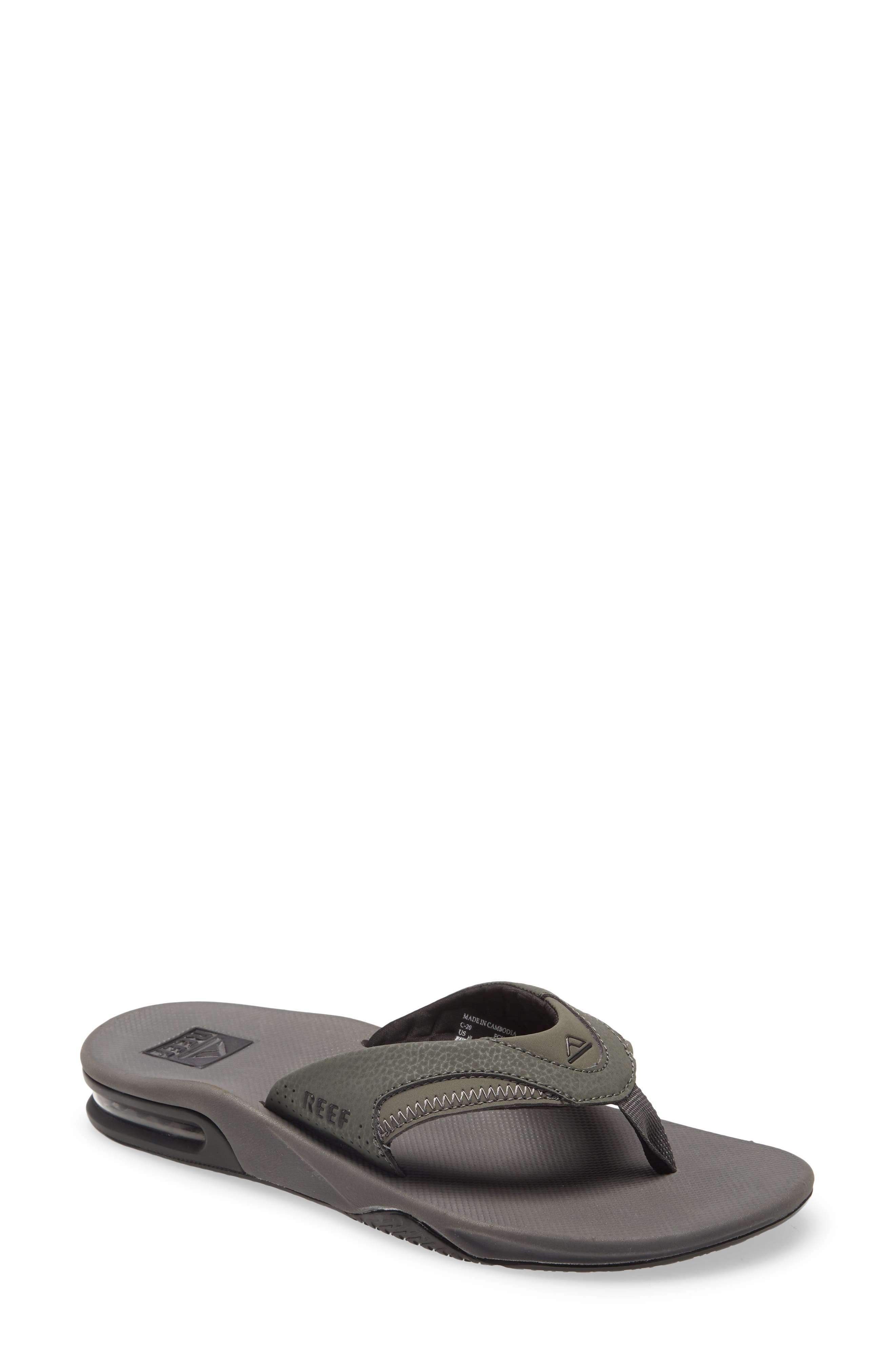 men's fanning thong sandals with bottle opener