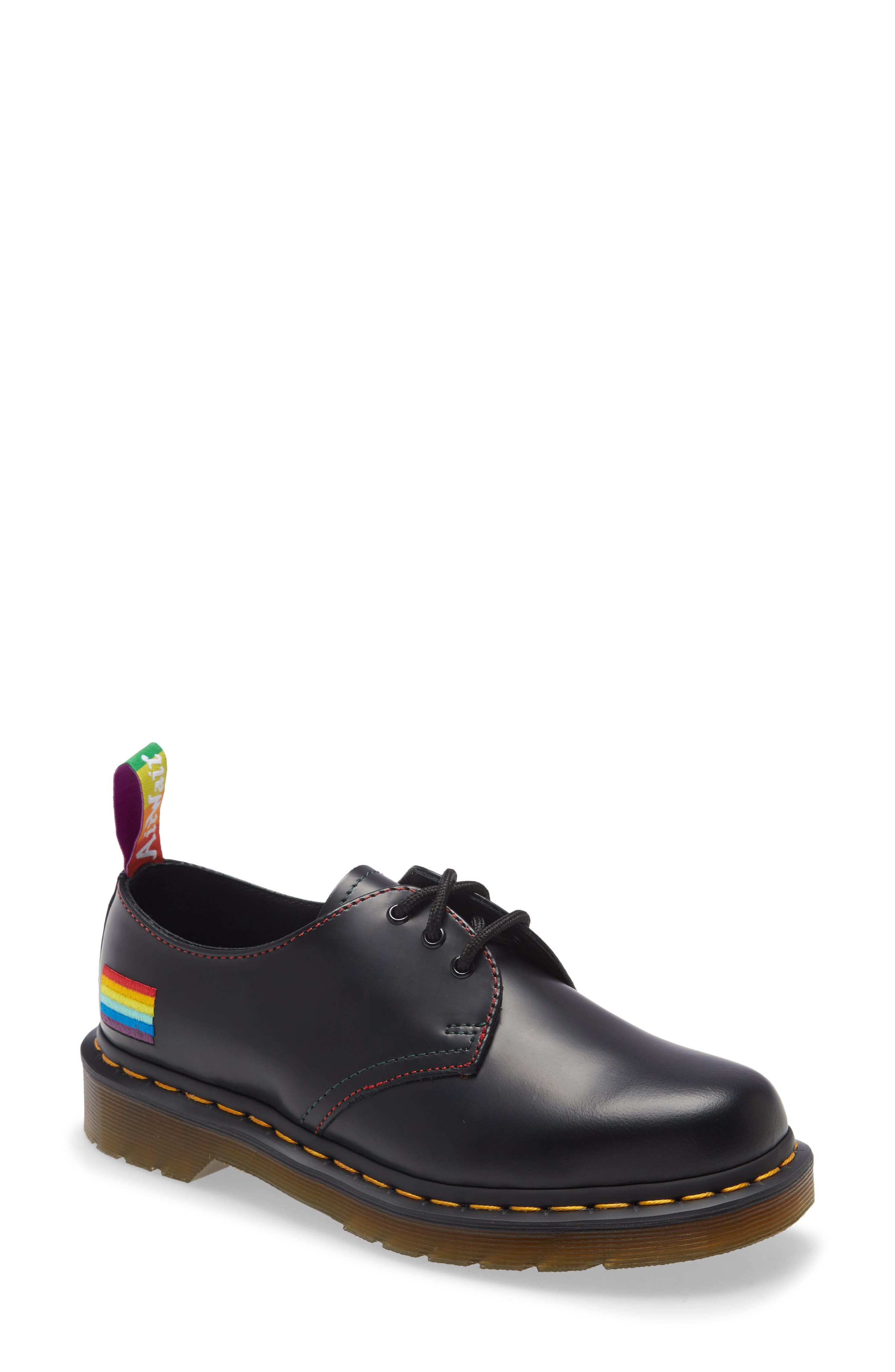 Dr martens hotsell fotos online