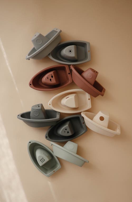 Mushie Set Of 5 Bath Boats In Original