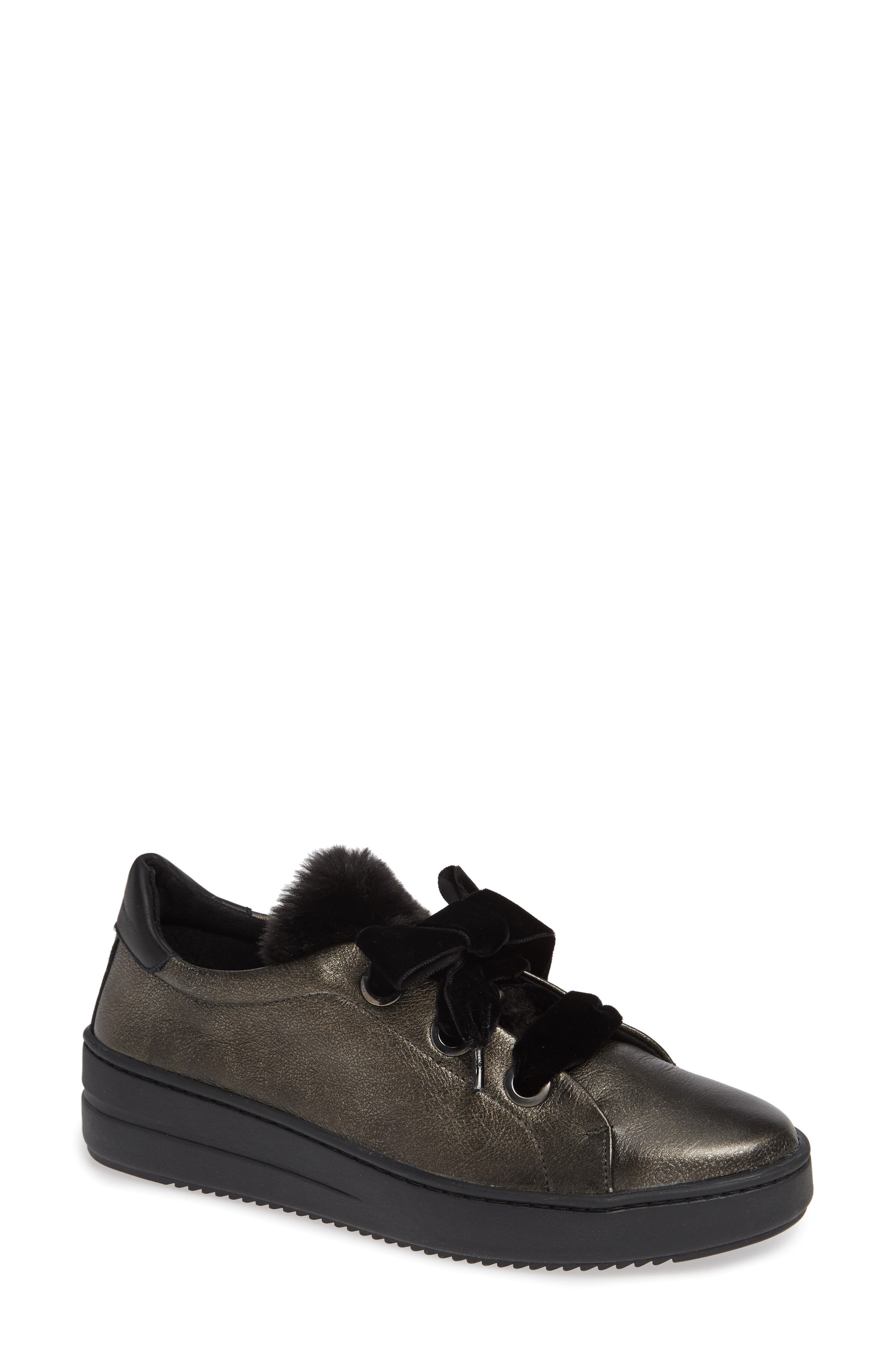 The Flexx Groove Faux-Shearling Trim Sneaker- Grey