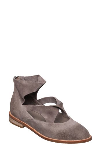 Antelope Lalana Strappy Flat In Light Grey