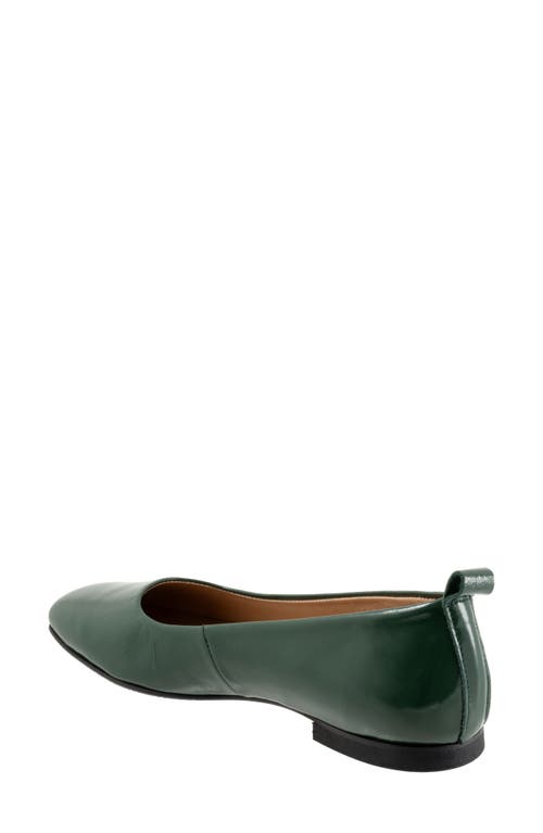 Shop Bueno Elizabeth Flat In Hunter Green Patent