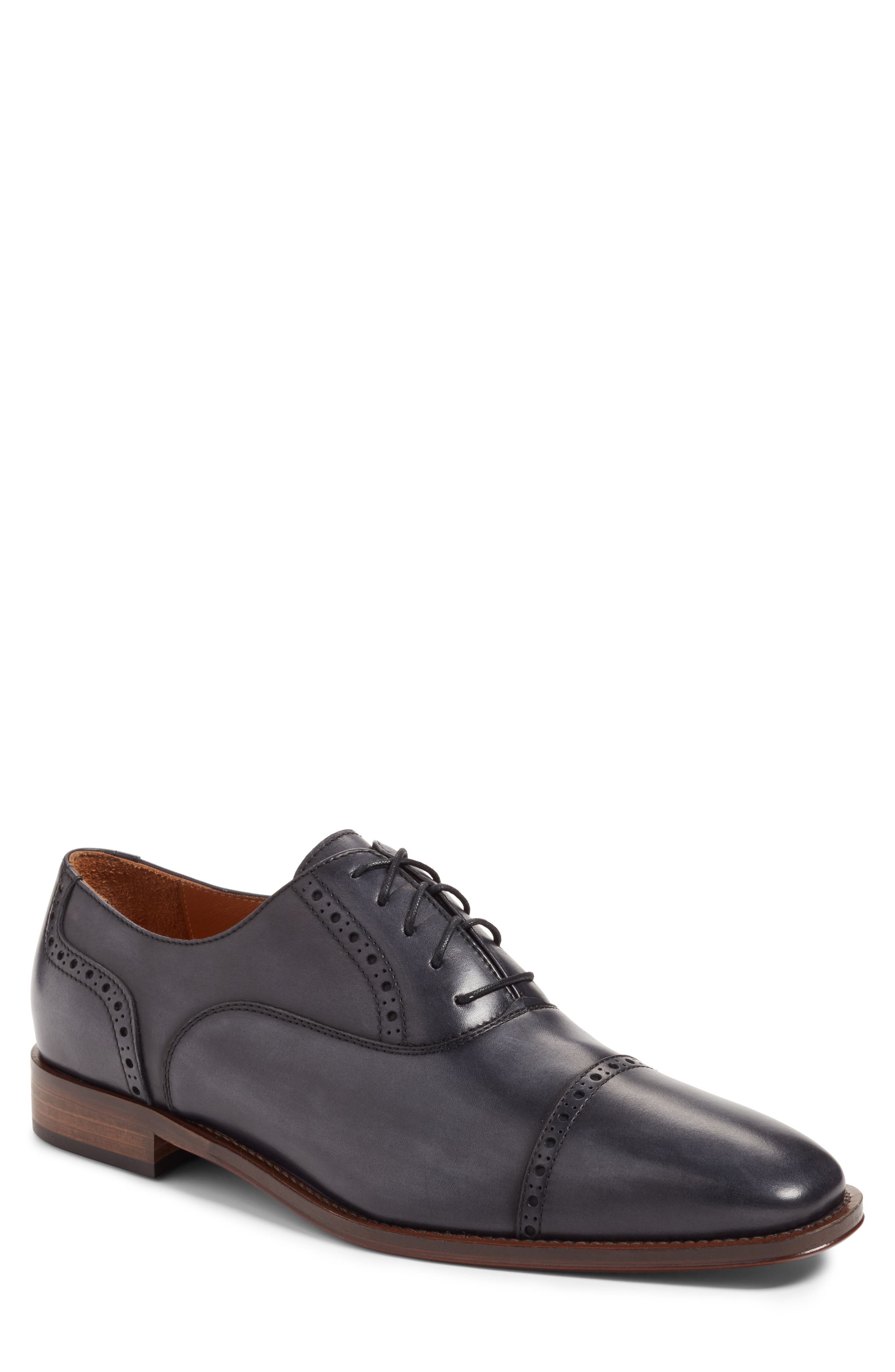 cap toe loafer