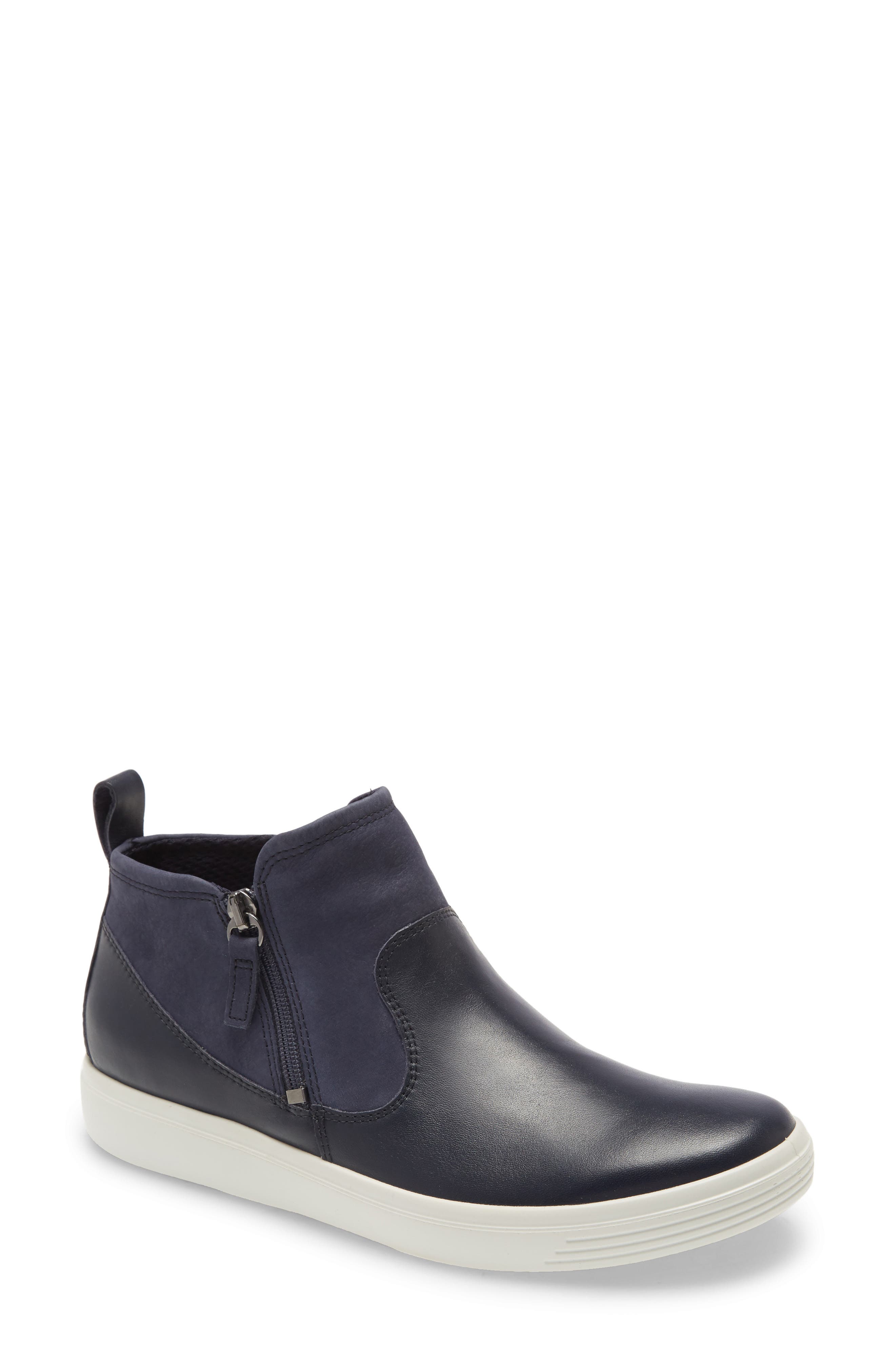 Ecco Soft Classic Bootie In Night Sky Leather