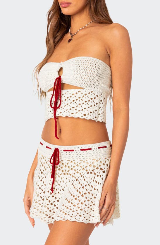 EDIKTED EDIKTED JASLENE STRAPLESS CROCHET TOP