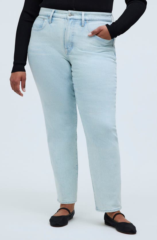 Shop Madewell The Curvy Perfect Jeans In Chesthunt Wash