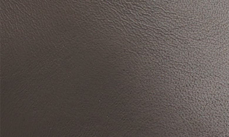 Blundstone Footwear Classic Chelsea Boot In Walnut Brown