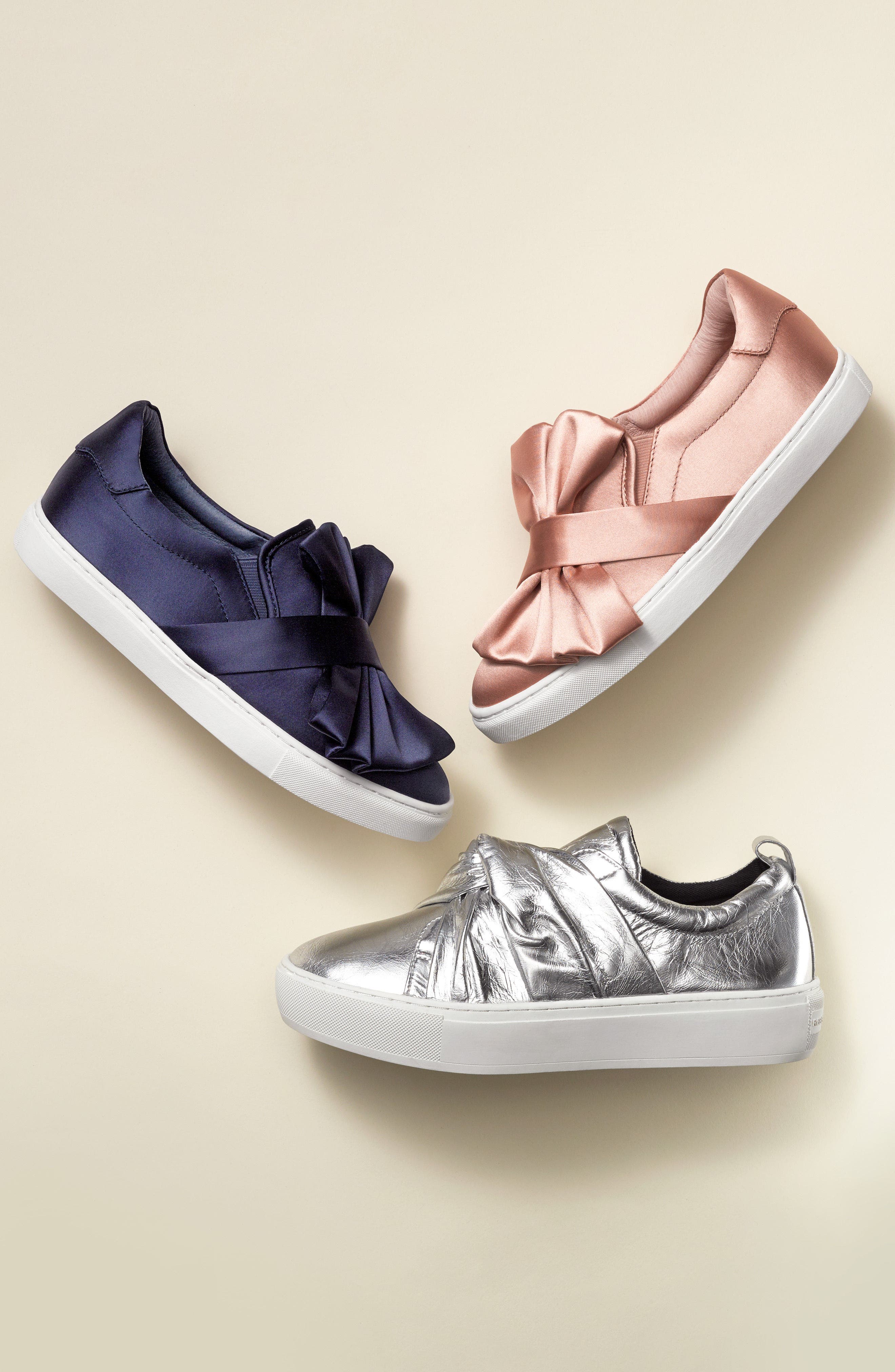halogen tennis shoes