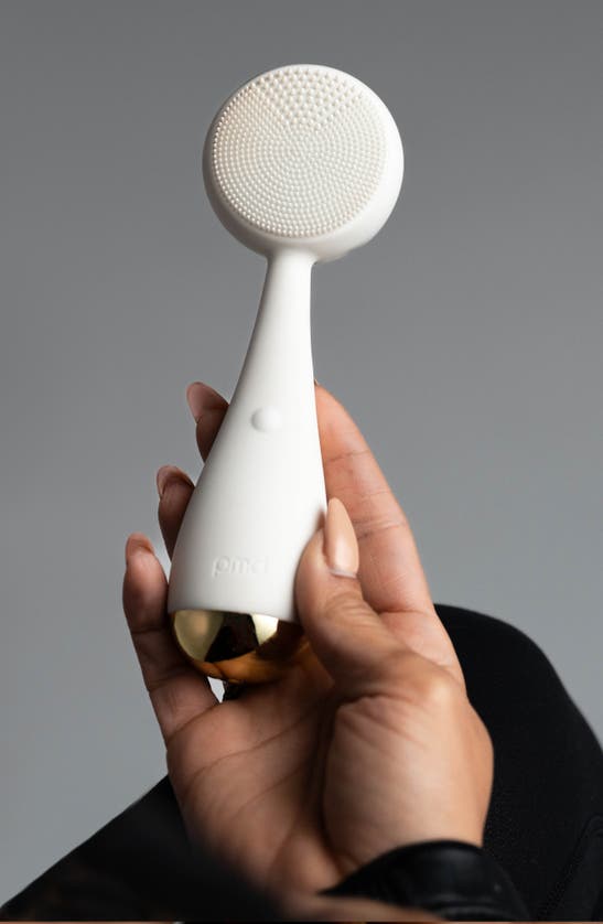 Pmd Clean Redvolution Cleansing & Red Light Therapy Device In Cream