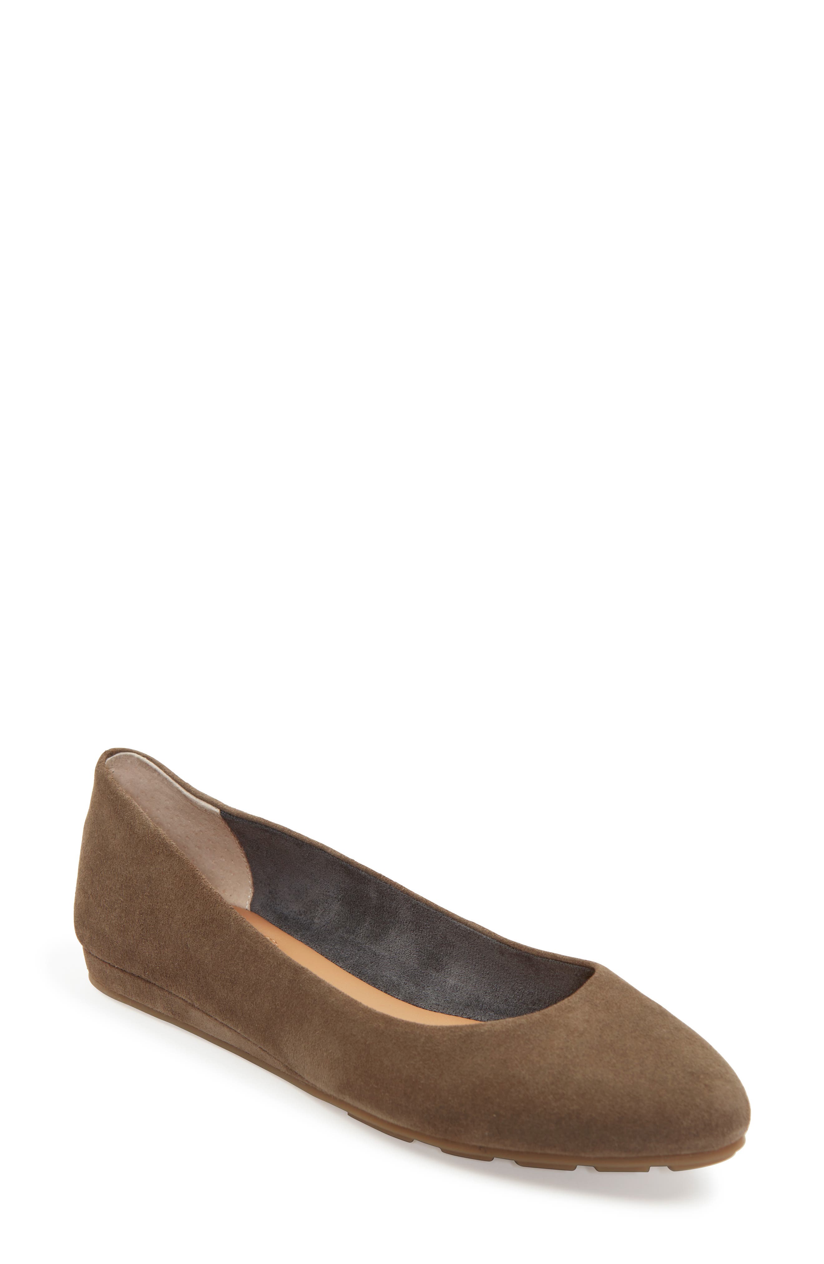 me too alina wedge flat