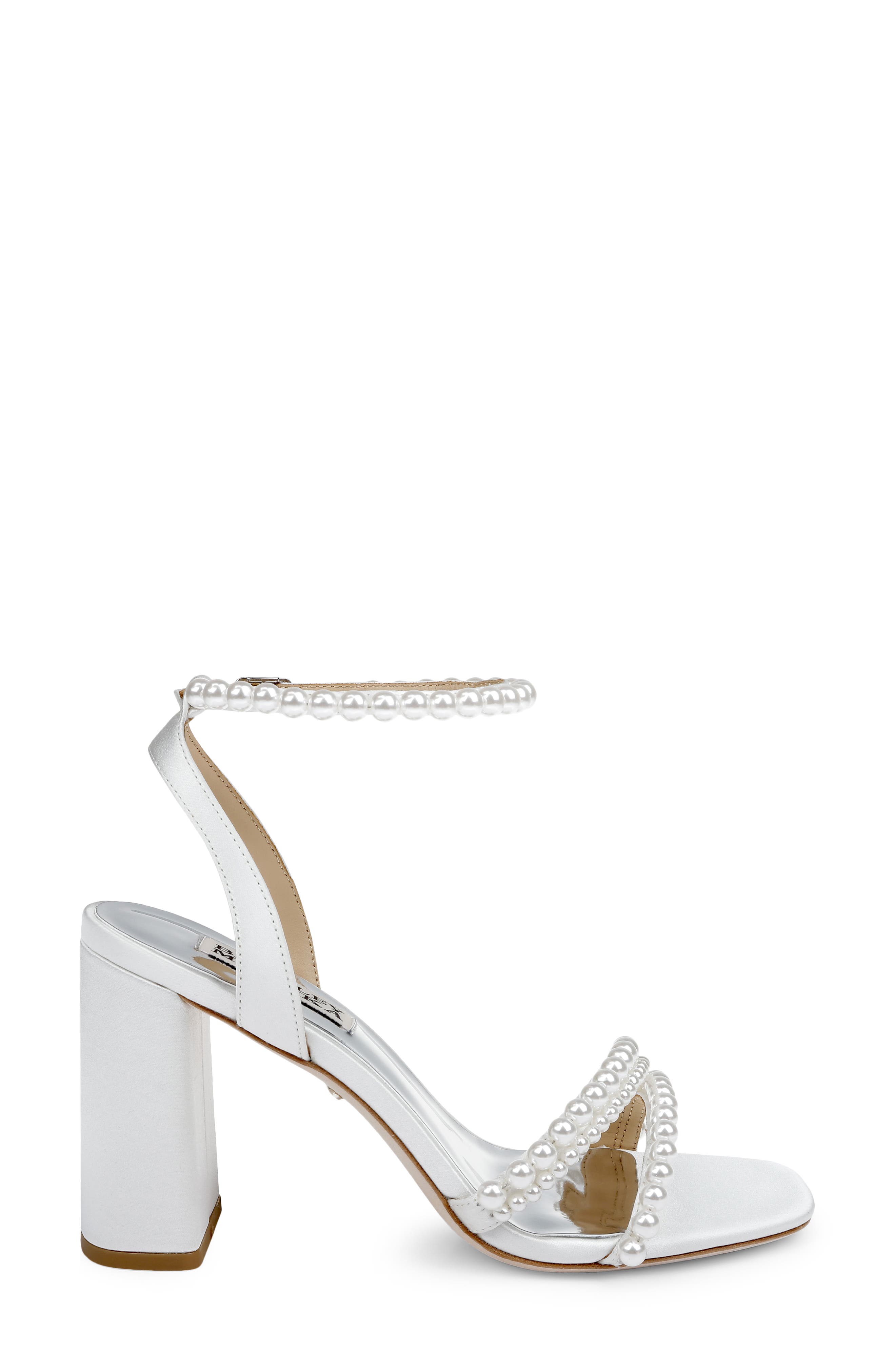 Badgley Mischka Damen Sandale Feisty Mit Absatz – Weicher Weißer Satin, Perlenverzierung, Größe 37 EU