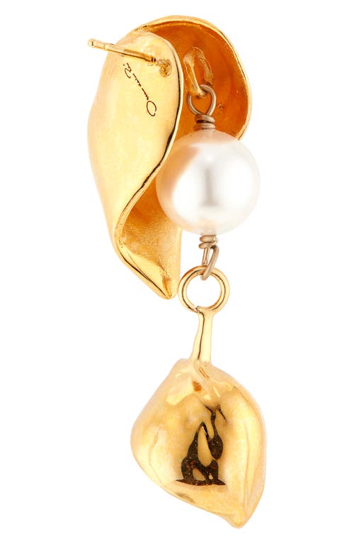 OSCAR DE LA RENTA OSCAR DE LA RENTA IMITATION PEARL ABSTRACT LEAF DROP EARRINGS 