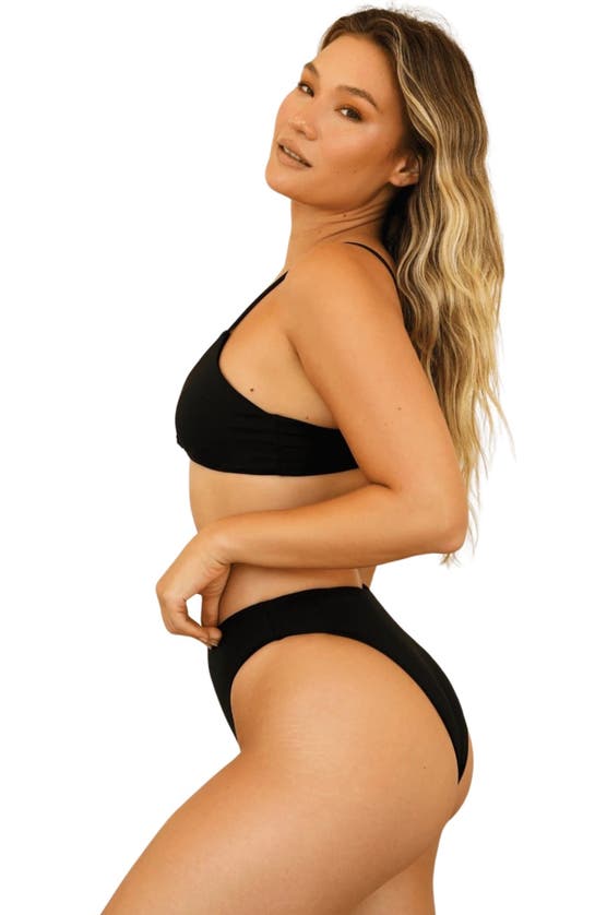 Dippin Daisys Zen Top In Black