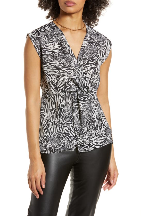 Halogen Twist Front Top In Black- Ivory Splice Animal