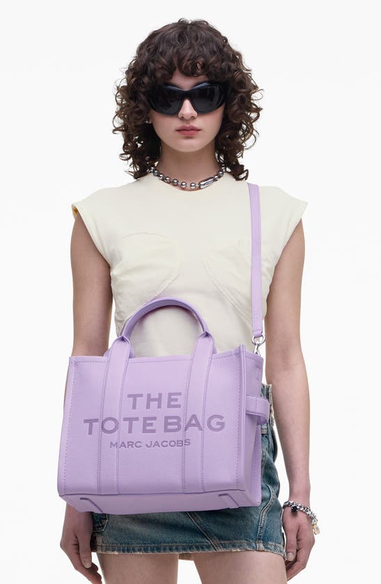 Shop Marc Jacobs The Leather Medium Tote Bag In Wisteria