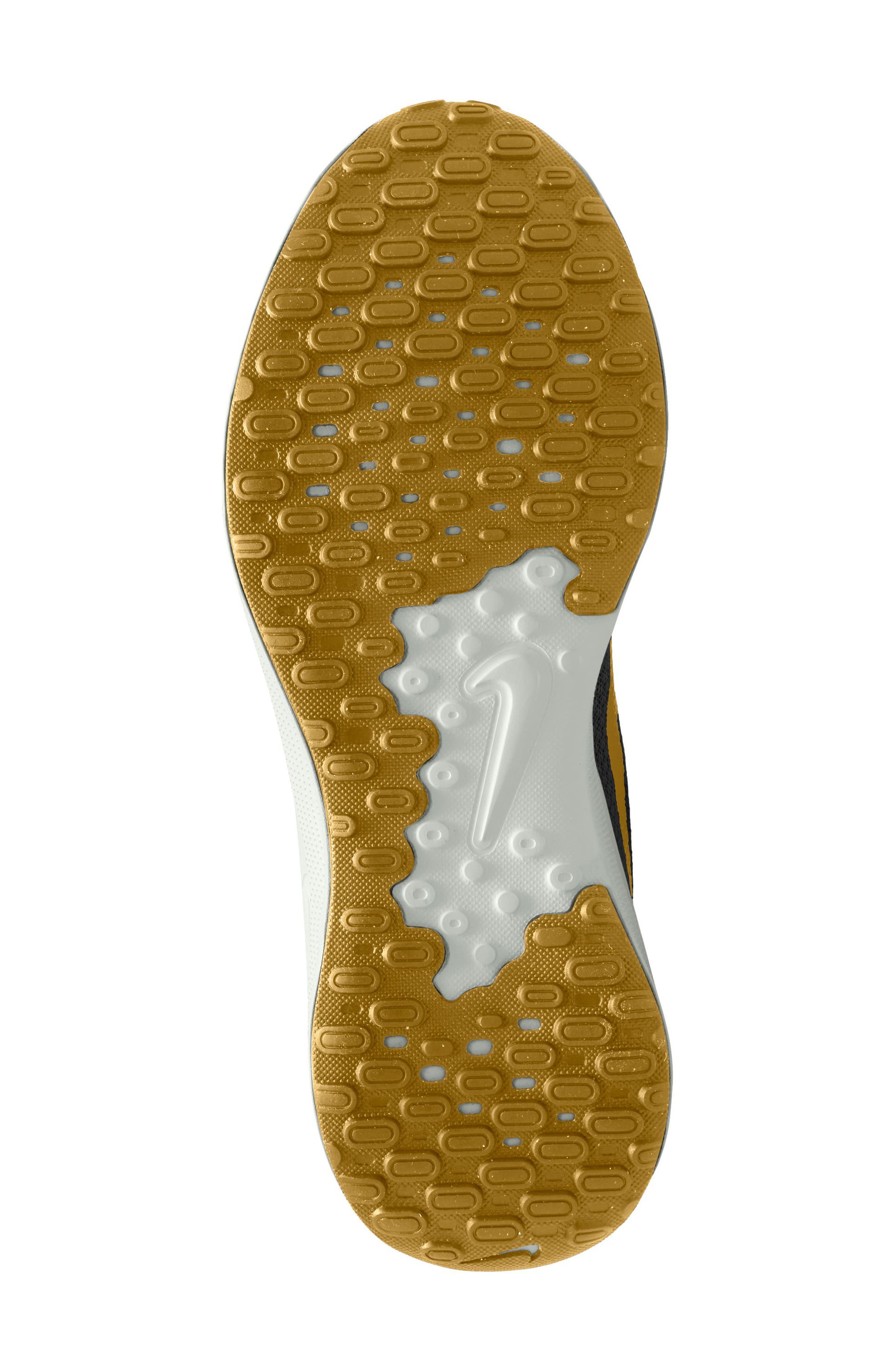 nike revolution wide