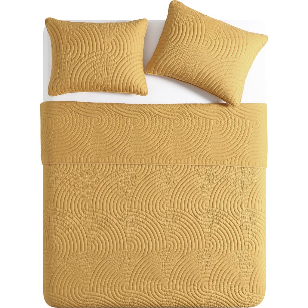Vcny Home Sands Curved 3-piece Quilt Set In Gold