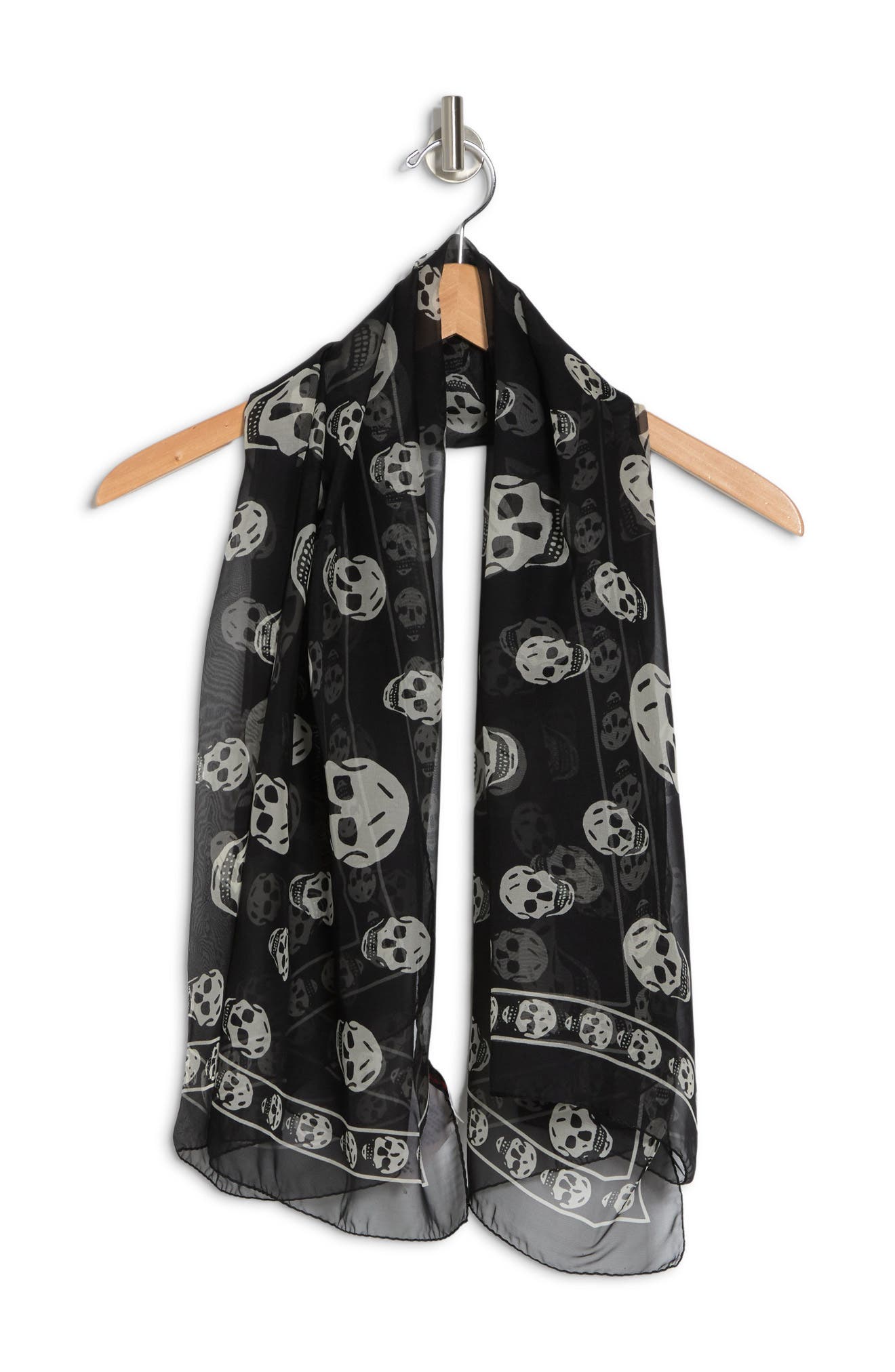 Alexander mcqueen skull hot sale scarf still fashionable