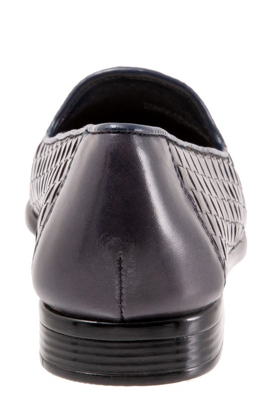 Trotters Liz Slip-on Loafer In Navy Calfs