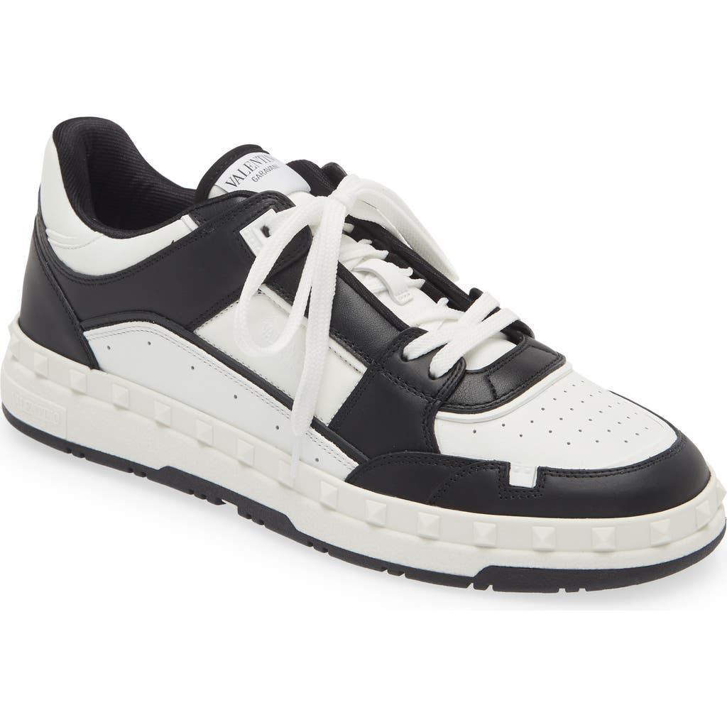 Valentino Dotsliberty Sneakers Leather Perforated Toe In Bianco/nero