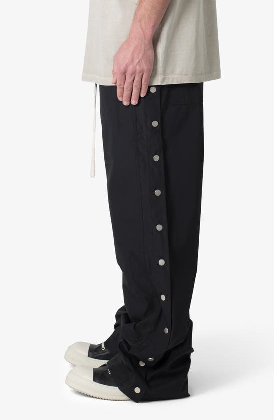 Mnml Oversize Side Snap Nylon Pants In Black