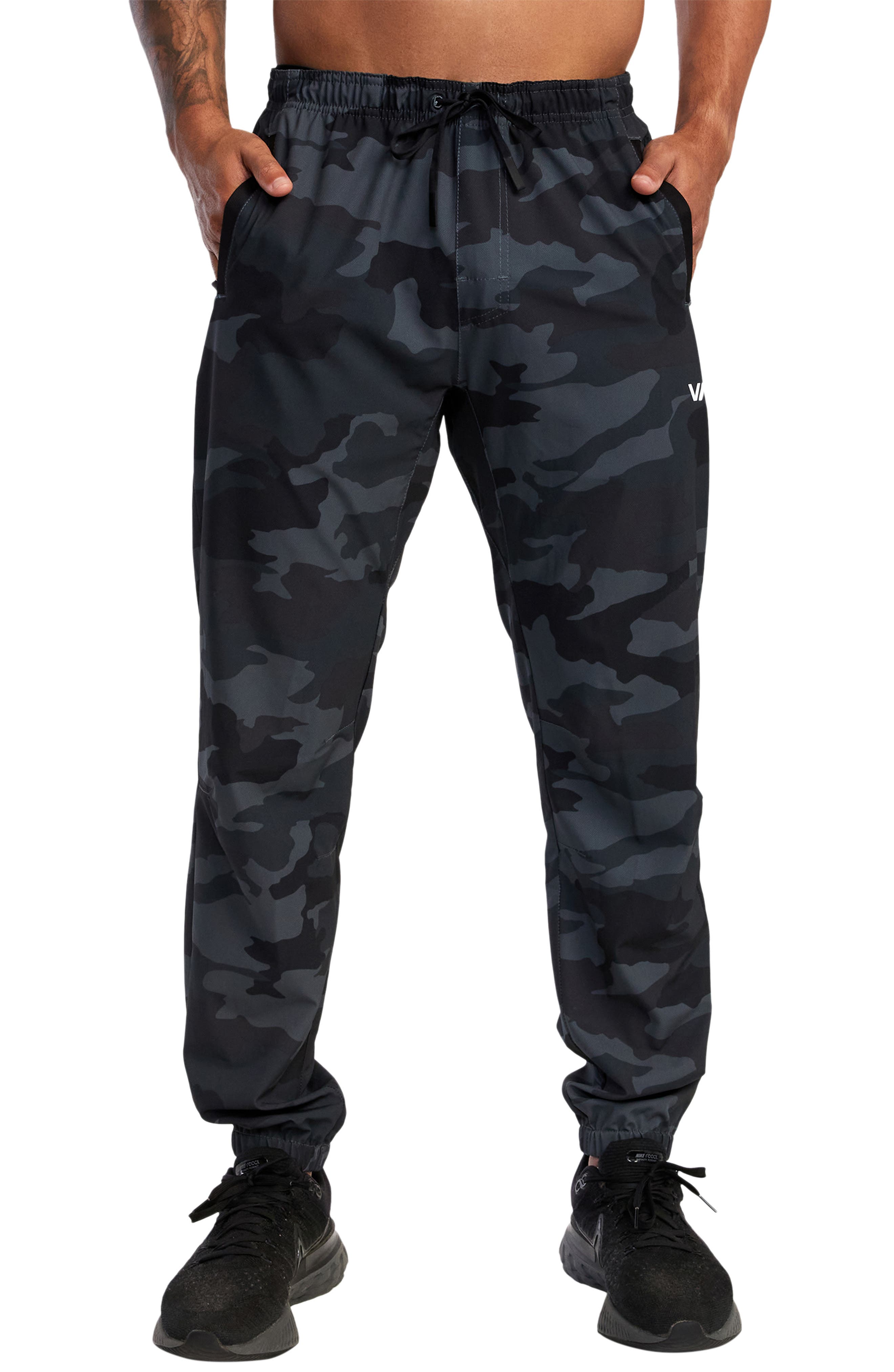 dark camo joggers mens