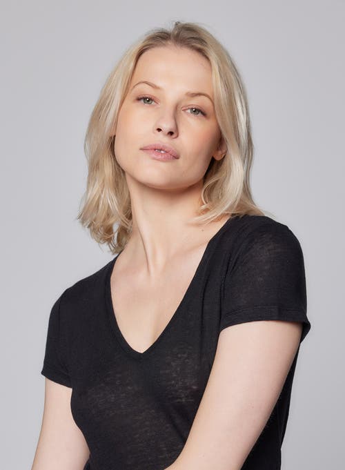 MAJESTIC MAJESTIC FILATURES STRETCH LINEN SHORT SLEEVE V-NECK T-SHIRT