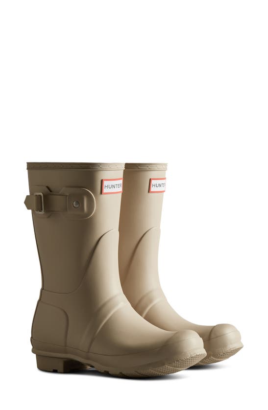 Hunter Original Short Waterproof Rain Boot In Skimming Stone