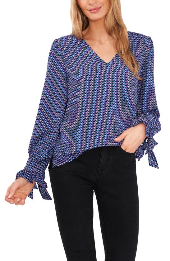 CECE LONG SLEEVE V-NECK TOP