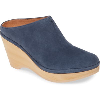 Gentle Souls By Kenneth Cole Skylar Clog, Blue