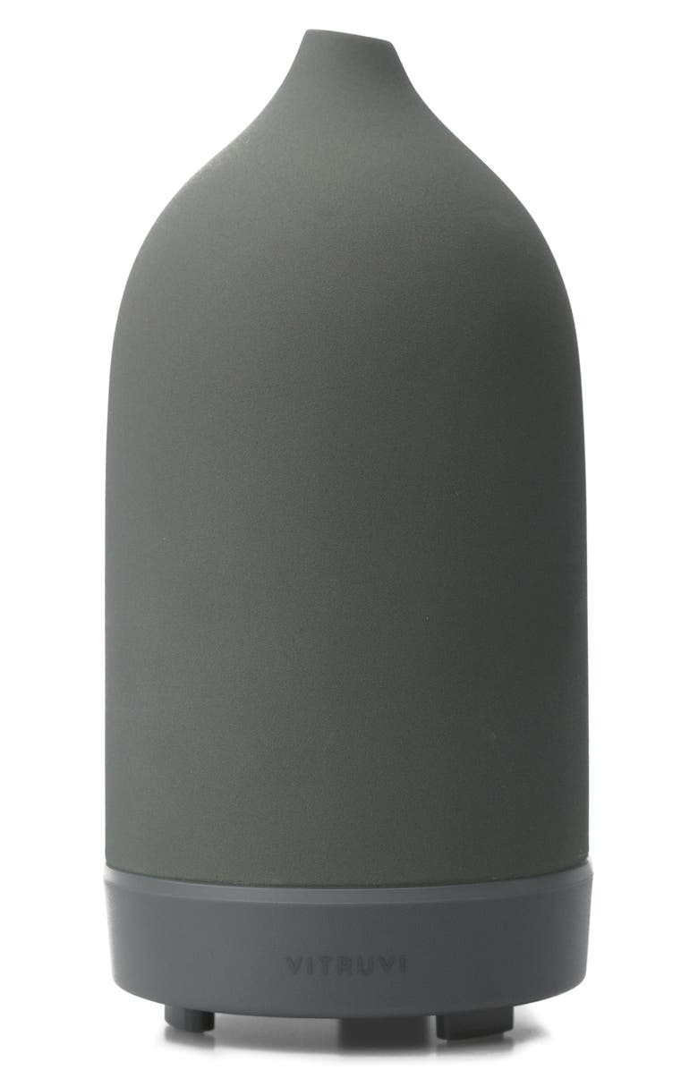 Porcelain essential oil diffuser with minimalistic design