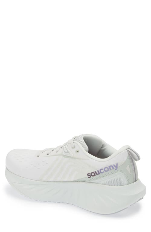 Saucony Triumph 22 Running Shoe In White/foam