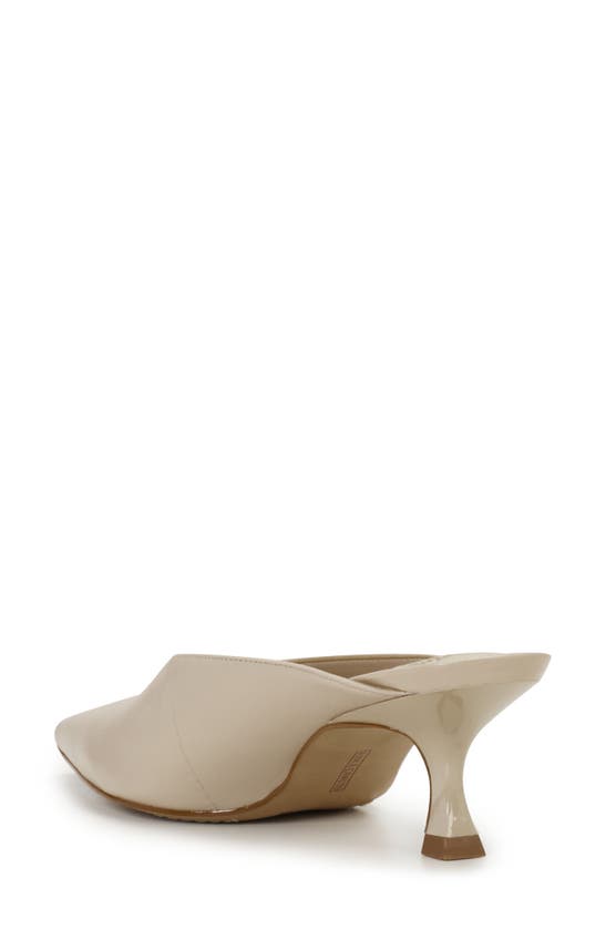 Vince Camuto Meliz Mule In Soft Buff