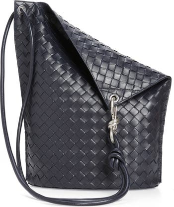 bottega veneta intrecciato bucket bag