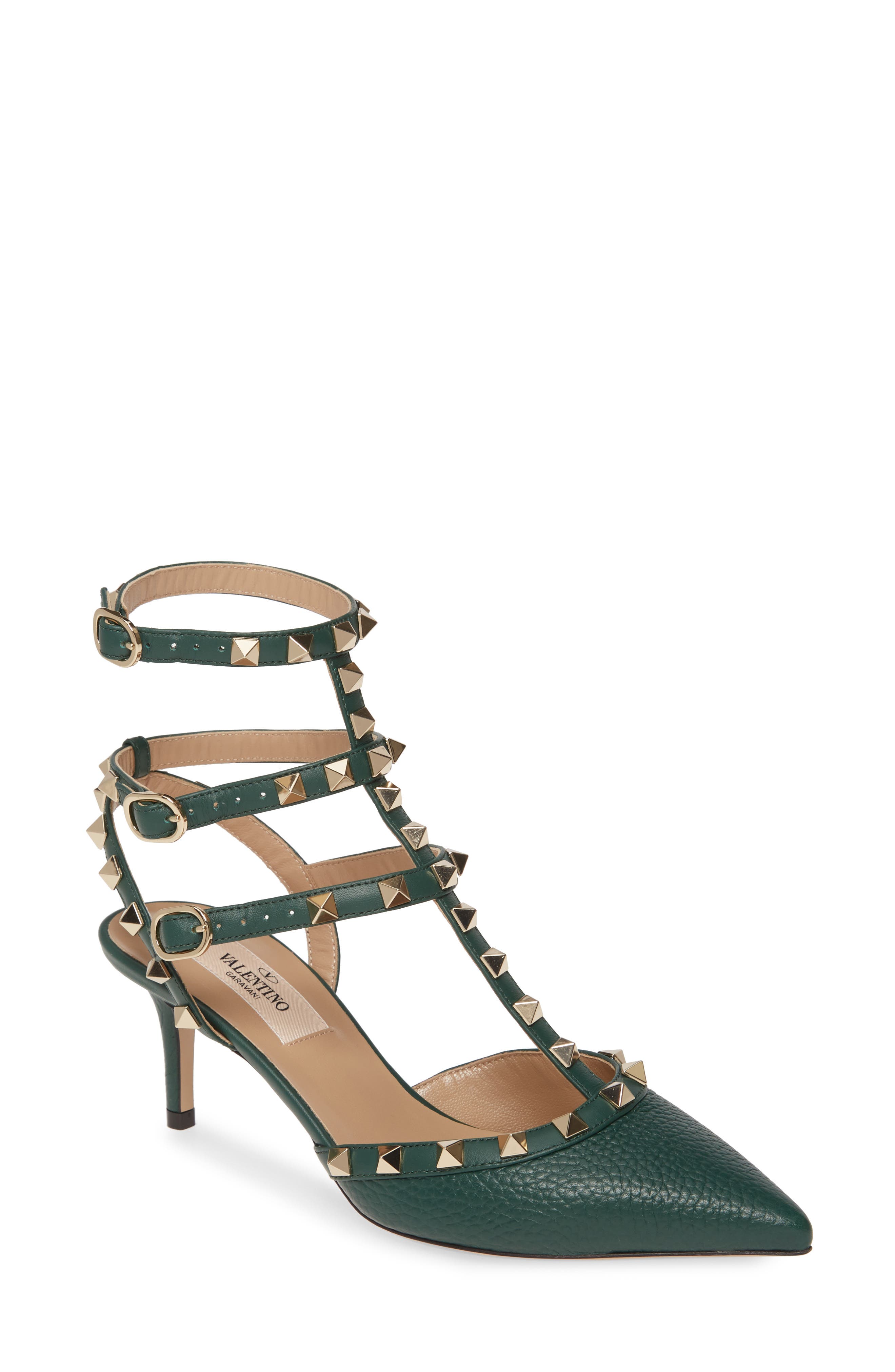rockstud pointy toe pump