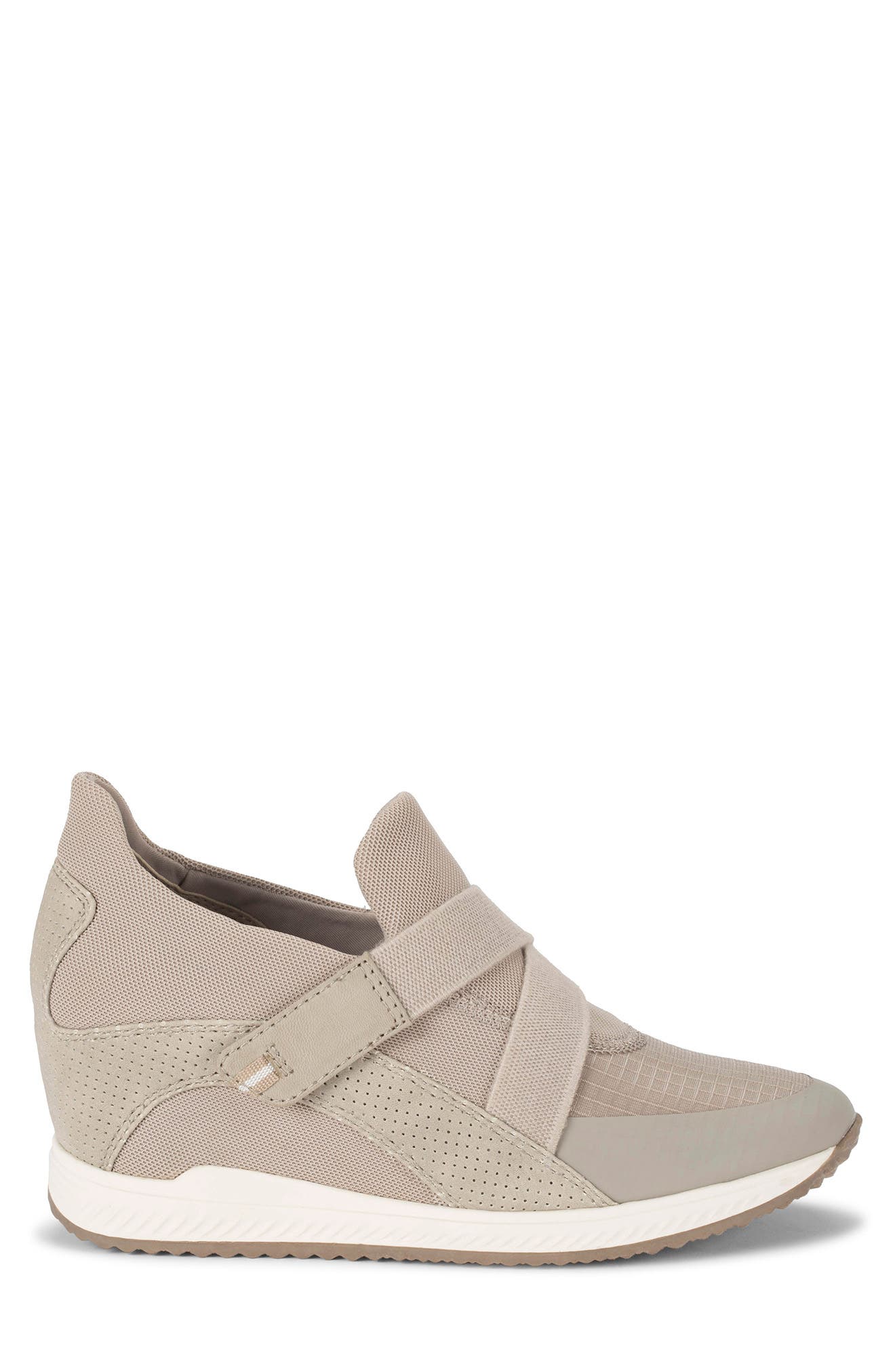 baretraps johanna sneaker