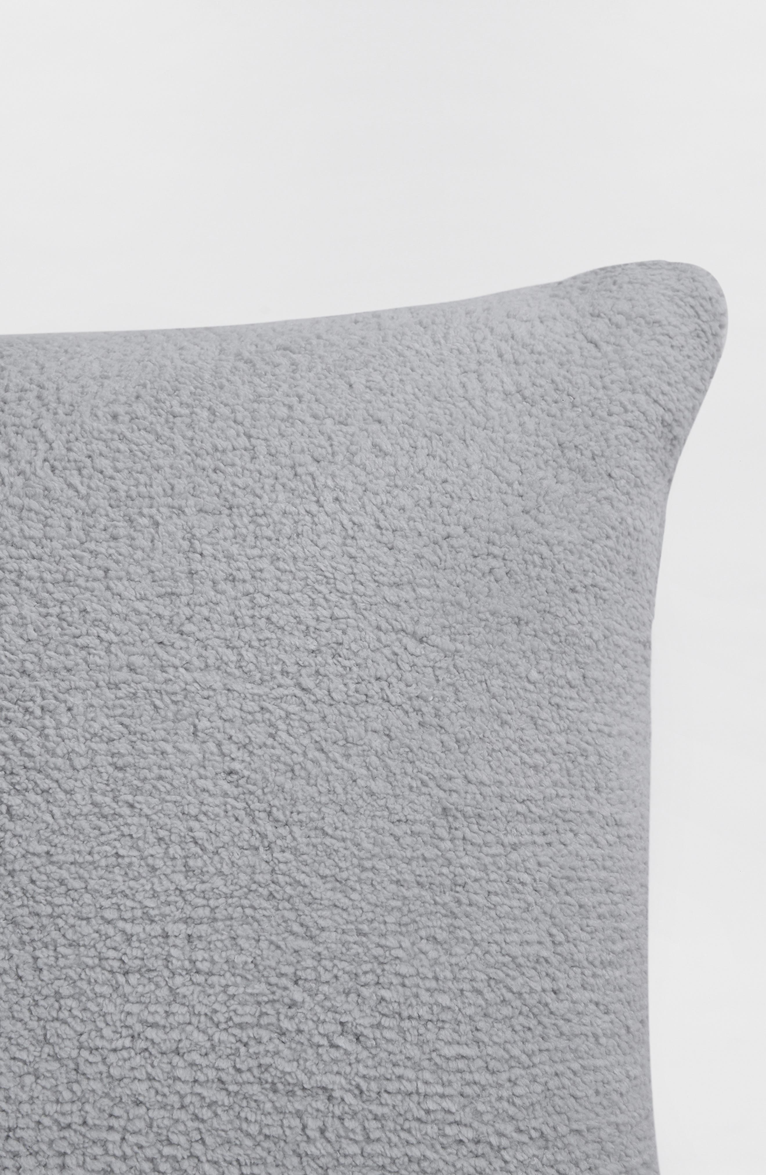 snug memory foam pillow