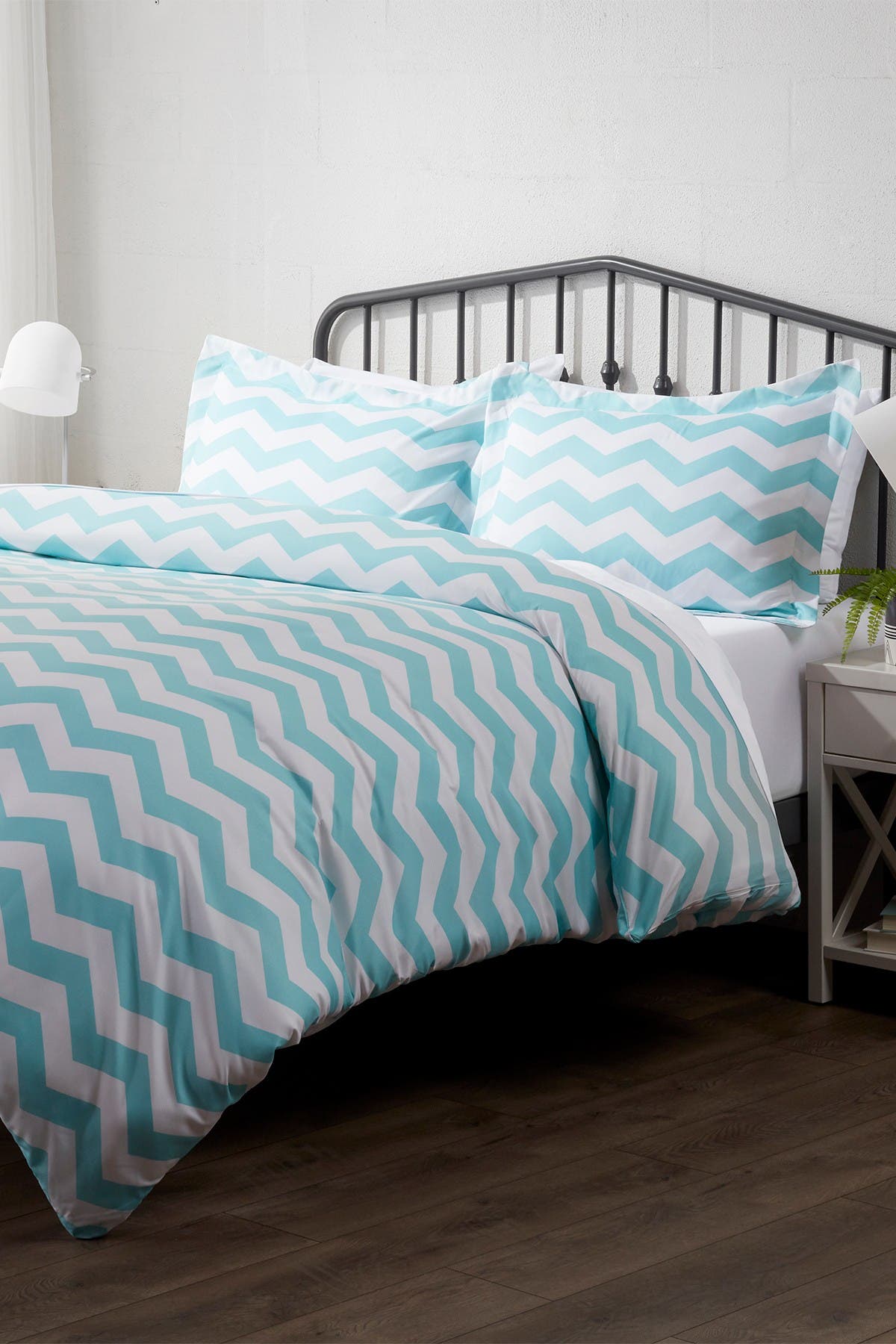 Click to view more detailed imagery on our partner's website Ienjoy Home Home Spun Premium Ultra Soft Arrow Pattern 2-piece Twin Duvet Cover Set In Turquoise