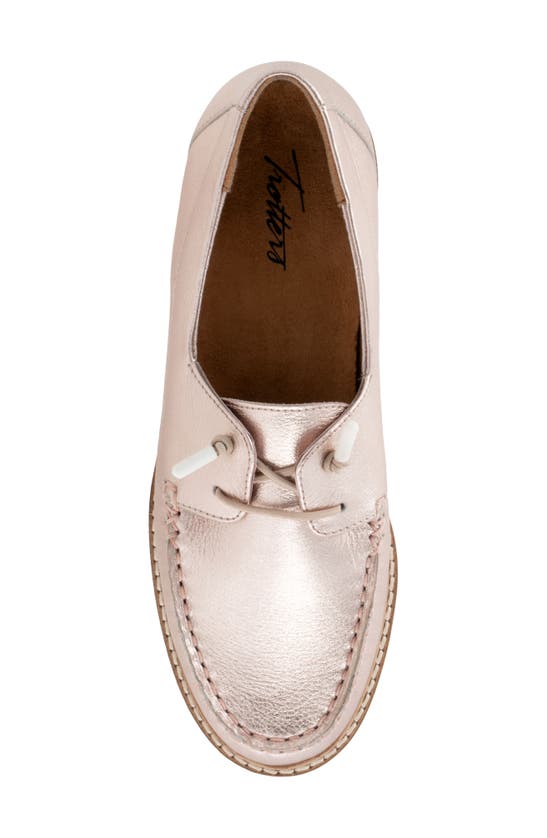 Shop Trotters Farah Boat Shoe In Rose Gold